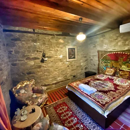 Lotus Konaklari Homestay *