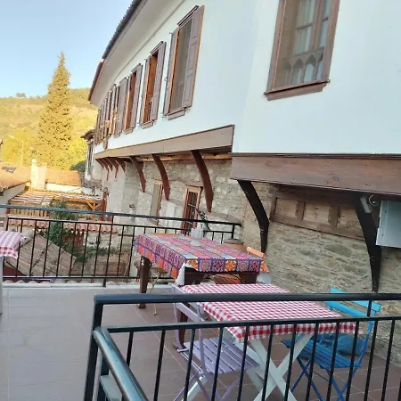 Alloggio in famiglia Lotus Konaklari *